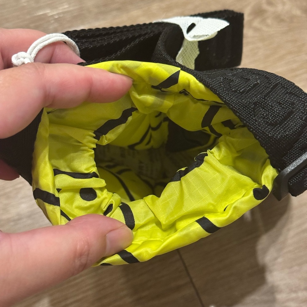 BAGGU Yellow Smiley Water Bottle Sling - Picture 3 of 5